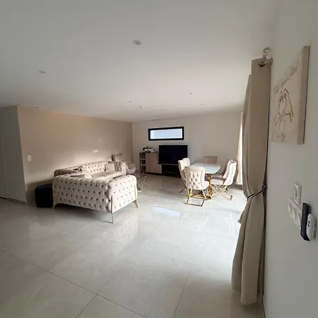 4 Ch, Piscine Calme Cadre Exceptionnel Villa *