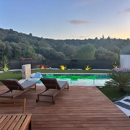 4 Ch, Piscine Calme Cadre Exceptionnel Le Pouget